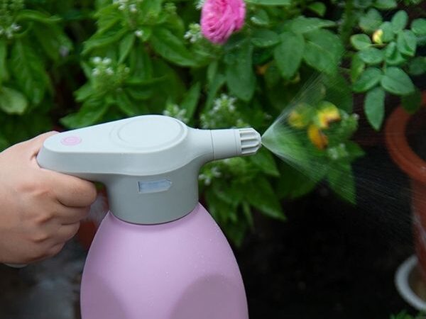 Regador eléctrico portátil para jardín